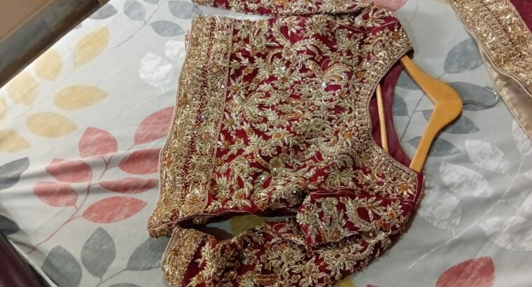 Bridal dress medium size just one time used condition 10 by 10 hai