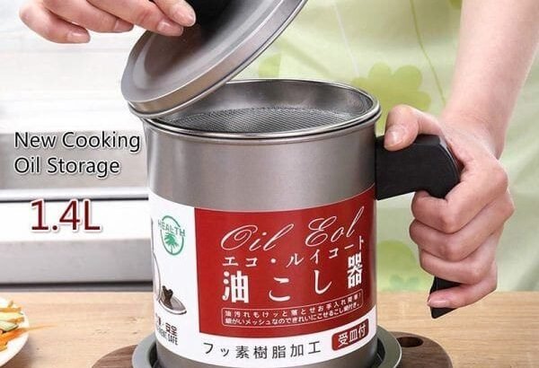 Oil Pot Stainer – Store and pour cooking oil with ease using this Stainless Steel Silver Oil Pot