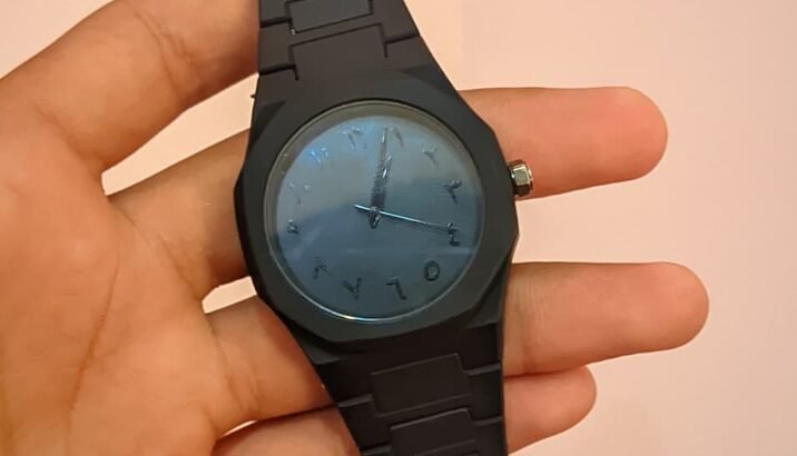 Men’s Black Carbon Fiber Style Watch – Stylish and Elegant